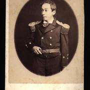 [Aureliano Sánchez, comandante del buque "Abtao". Retrato sacado después del combate del 28 de agosto con el monitor peruano "Huáscar" en Antofagasta. Retrato de medio cuerpo con uniforme]