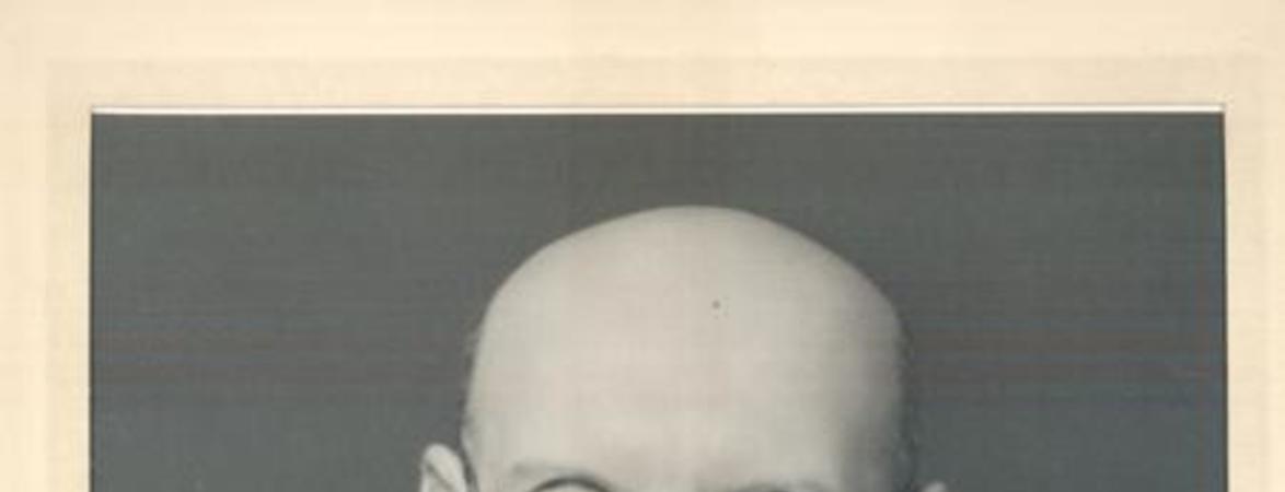 [Guillermo Feliú Cruz, retrato de medio cuerpo]