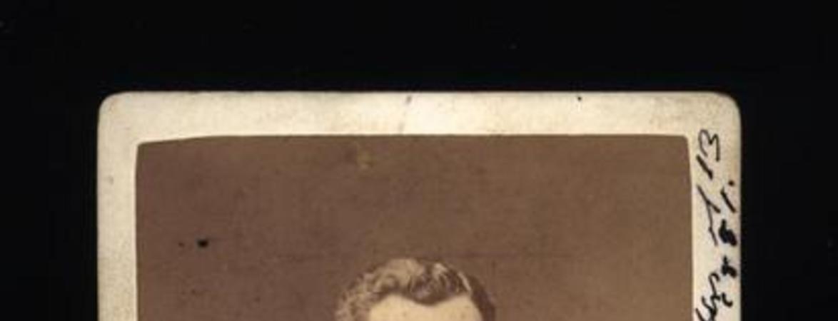 [Rafael Zorraindo, segundo jefe del regimiento Tacna, muerto en Chorrillos en 1881, retrato de medio cuerpo con uniforme]