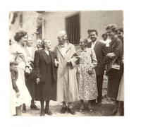 [Gabriela Mistral con sus amigas de infancia en Vicuña]  [fotografía].