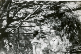 [Gabriela Mistral en Santa Barbara]  [fotografía].