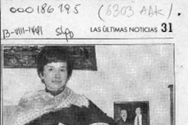 Académica edita su primer libro de poemas  [artículo].