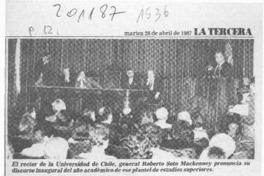 Rector de la "U" llamó al reencuentro universitario  [artículo].