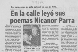 En la calle leyó sus poemas Nicanor Parra En la calle leyó sus poemas Nicanor Parra