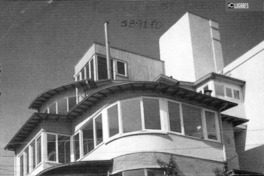 Una casa en el aire  [artículo]