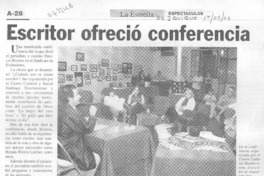 Escritor ofreció conferencia.