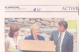 Presidenta Bachelet entregó memorabilia de Gabriela Mistral Presidenta Bachelet entregó memorabilia de Gabriela Mistral