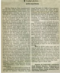 Vuelan plumas entre escritores.