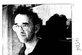 Un Centenar de personas despide a Roberto Bolaño. Un Centenar de personas despide a Roberto Bolaño.