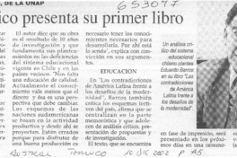 Catedrático presenta su primer libro  [artículo]