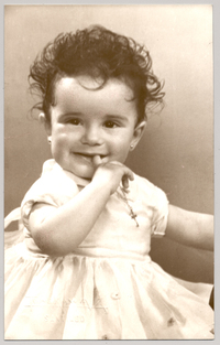 Bebé de pelo rizado] [fotografía] Kyutaro Tunekawa. - Biblioteca Nacional  Digital de Chile