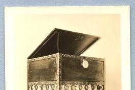 A casket upon a start 038 Tutankhamen series. A casket upon a start 038 Tutankhamen series.