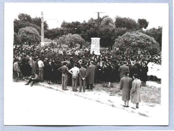 [Inauguración de monolito de José Toribio Medina, en Av. Barros Luco, año 1952]