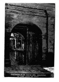 Entrada a un patio del Hospital de San Juan de Dios Entrada a un patio del Hospital de San Juan de Dios
