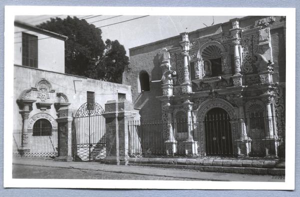 [Fachada de edificio no identificado]