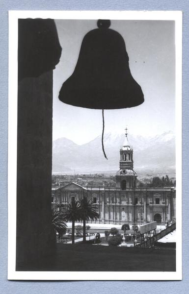 [Vista de Iglesia desde Campanario, Arequipa]