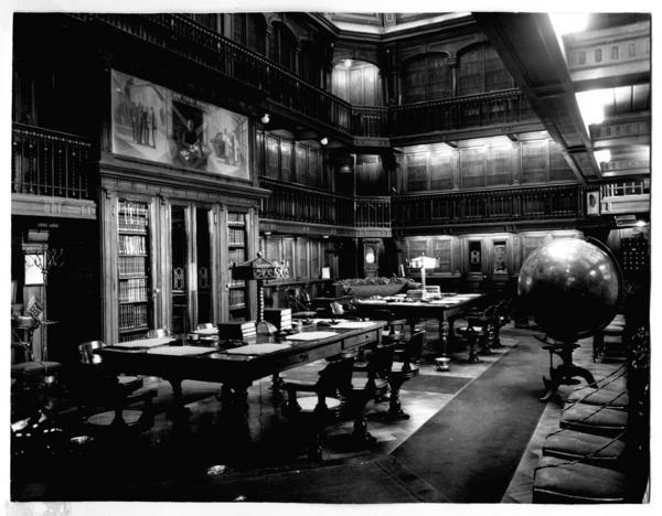 [Biblioteca Nacional. Sala de lectura de la Sala José Toribio Medina, segundo piso]