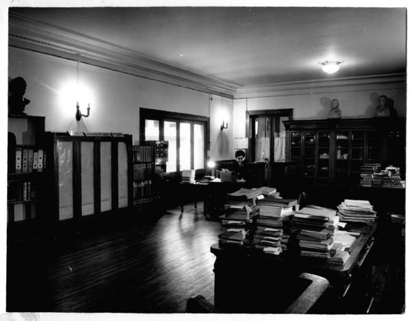 [Biblioteca Nacional. Sala de trabajo de la Sección Fondo General]