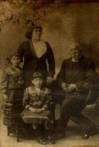 Pascual Ahumada Moreno y familia Pascual Ahumada Moreno y familia