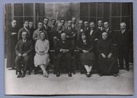 José Toribio Medina, con el personal superior del Archivo General de Indias e investigadores de diversos países americanos, Sevilla 10 de octubre de 1928. José Toribio Medina, con el personal superior del Archivo General de Indias e investigadores de diversos países americanos, Sevilla 10 de octubre de 1928.