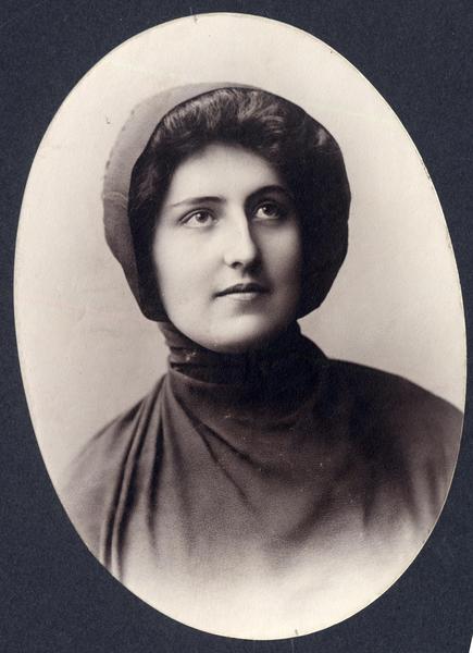 [Isabel Aristía Lyon]