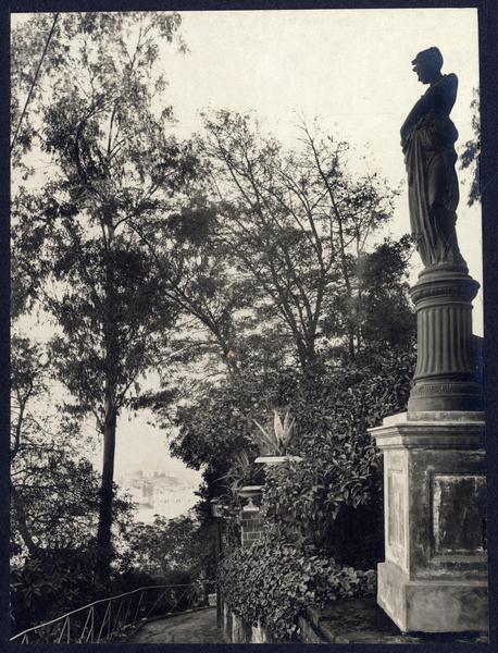 [Escalinata del Cerro Santa Lucía]