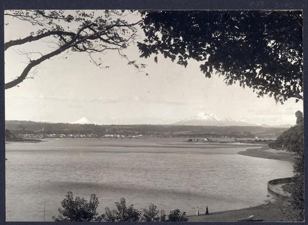 [Puerto Varas y el volcán Osorno]