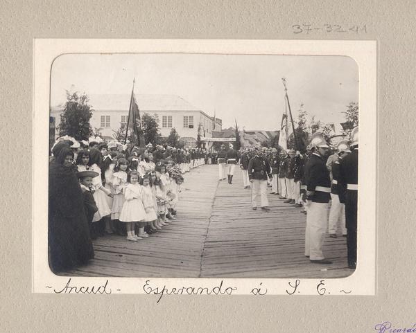 Ancud - Esperando á S.E.