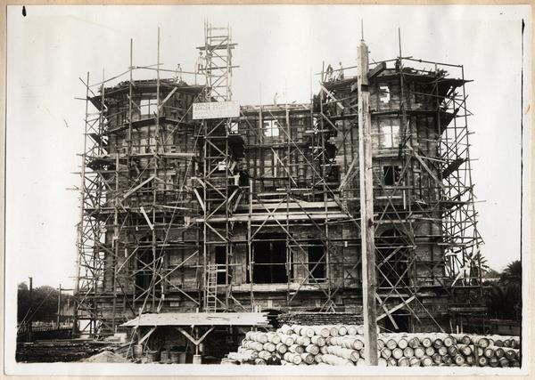 [Construcción del Hotel Pacífico (uno de los frentes), Arica]