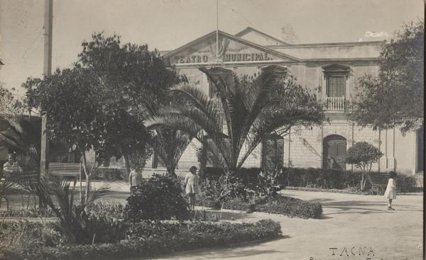 [Teatro Municipal de Tacna y Plazuela del Teatro]