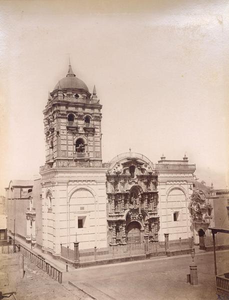 [Iglesia barroca San Agustín en Lima, Perú]