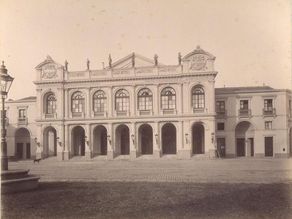 [Teatro Municipal de Santiago: fachada principal]