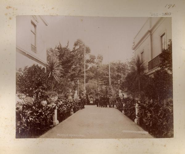 [Parque Municipal de Valparaíso, entrada principal]