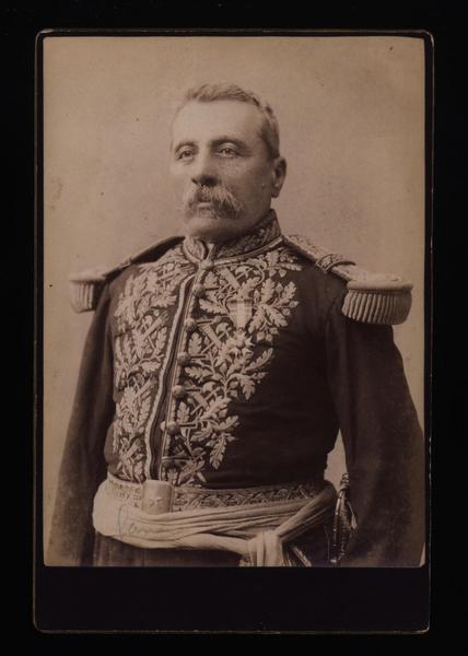 [José Francisco Gana Castro, retrato de medio cuerpo con uniforme]