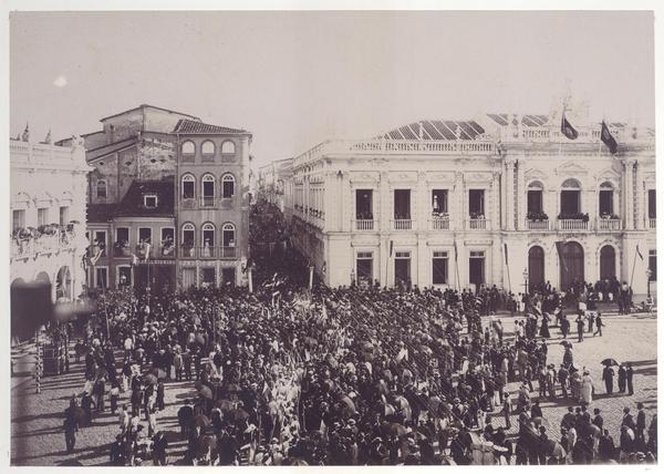 [Cortejos de escuelas municipales en el día 25 de julio de 1902, Salvador de Bahía, Brasil]