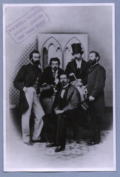 [Cinco hombres de traje. Parados J.I. Gallo, Guillermo Matta, Isidoro Errázuriz; y sentado Juan Espejo]