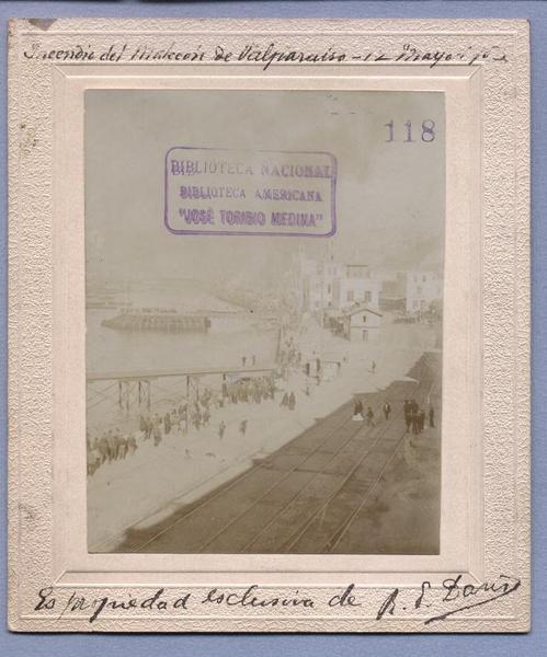 [Vista del malecón de Valparaíso, del incendio del 12 de mayo de 1903]