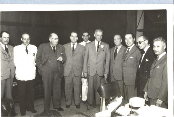 [Mariano Latorre, Federico Feliú Cruz, Domingo Durand, Ricardo Latcham, Adsefo Fuentes Juan Antonio Ríos Domingo Melfi, Marcial Mora Miranda, Gabriel Amunátegui y Fernando García]