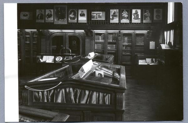 [Biblioteca Nacional, interior]