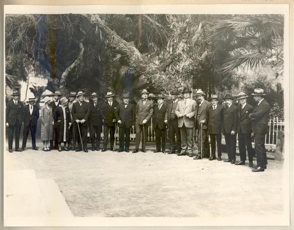 [Agustín Edwards, Luis Arteaga entre otros]