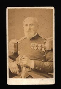 [Santiago Amengual Balbontín, retrato de medio cuerpo con uniforme]