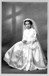 [Niña de Primera Comunión]