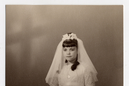 [Niña de Primera Comunión de los años 70]