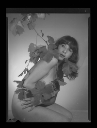 [Inés, vedette de una Compañía de Revistas]