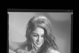 [Inés, vedette de una Compañía de Revistas]