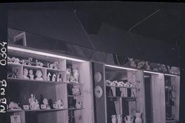 [Sala de ventas de la cerámica de Lota]