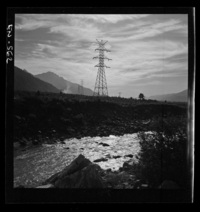 [Torre de conducción junto al río Laja]