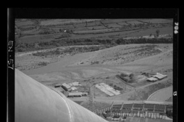 [Vista de las cañerías metálicas que conducen el agua de la cámara de carga a la casa de máquinas, en caida casi vertical de 120 m.]