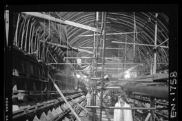 Aspecto de túneles en etapa de terminación, uso de moldajes retráctiles y hormigonado de bóveda