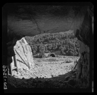 Llegada del túnel de aducción al río Pichipolcura y cepa de apoyo de tubería de acero para el cruce sobre el río